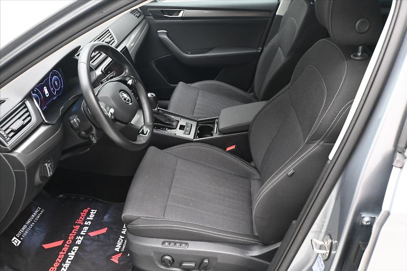 Škoda Superb 1,4 TSI iV 160 kW DSG Style Zá - fotka 13 z 31