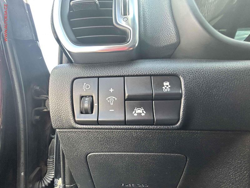 Kia Sportage (2017) 2.0CRDi 4x4, AT. výhřev sed. - fotka 13 z 19