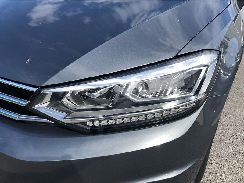 Volkswagen Touran 1,5 TSI - fotka 24 z 29