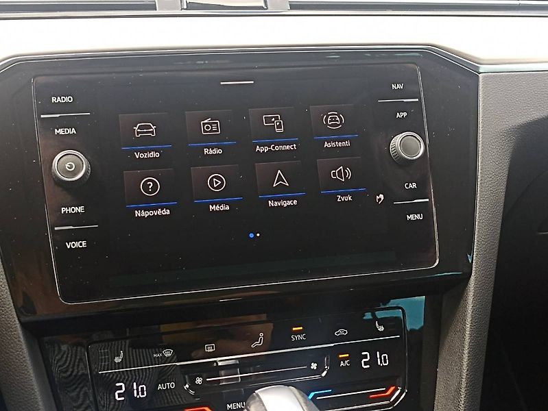 Volkswagen Passat (2023) 2.0 TDI 4x4 147kW Webasto Tažn - fotka 6 z 35