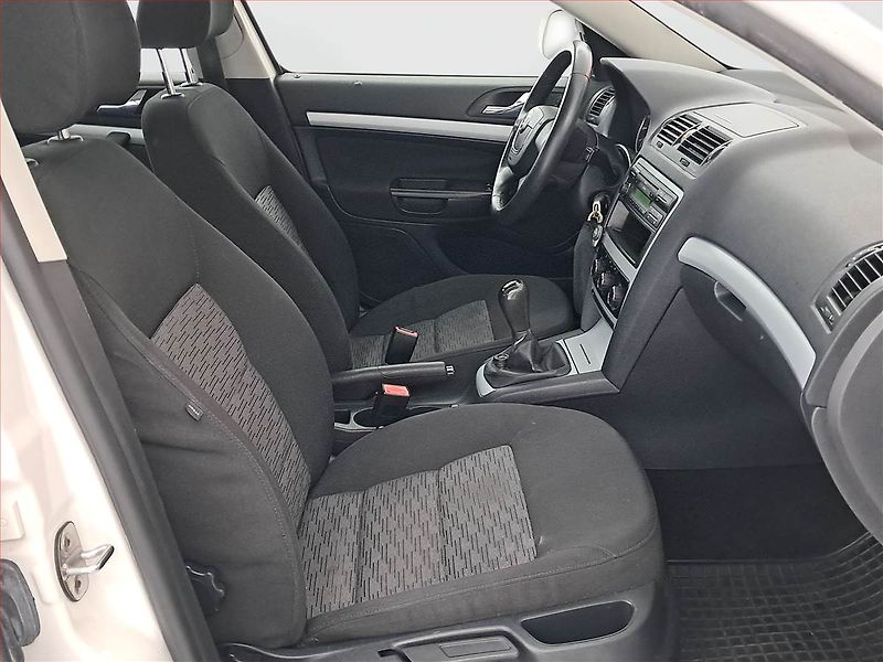 Škoda Octavia (2009) 1.6, po STK, jezdí výborně - fotka 9 z 14