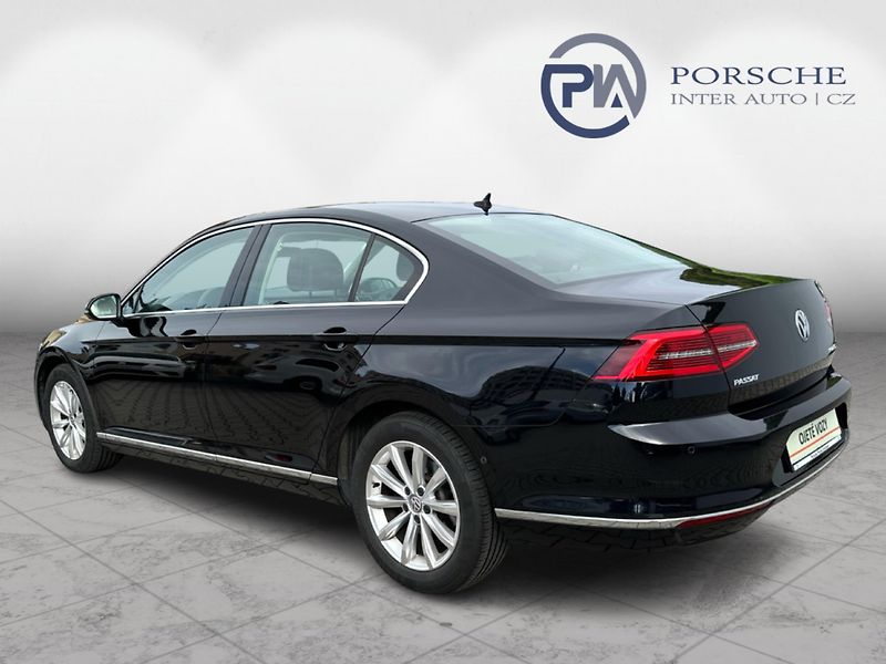 Volkswagen Passat 2.0TDI Highline 110Kw man 6st. - fotka 4 z 17