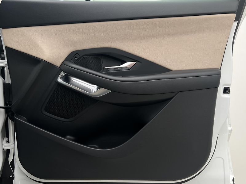Jaguar E-Pace P250 AWD AUT - fotka 44 z 44