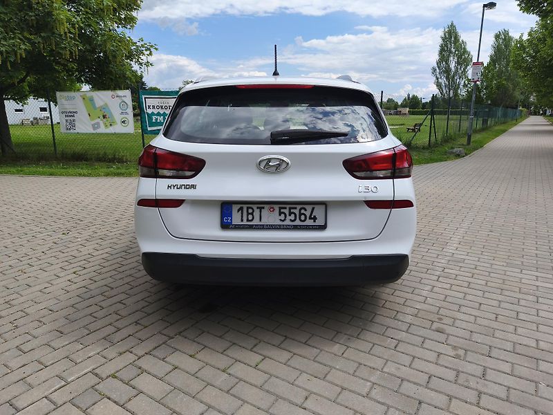 Hyundai i30 1.0 T -Gdi 88Kw Kombi - fotka 8 z 26