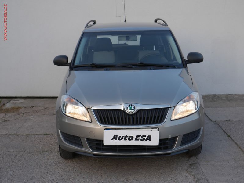 Škoda Fabia (2011) 1.2i - fotka 2 z 15