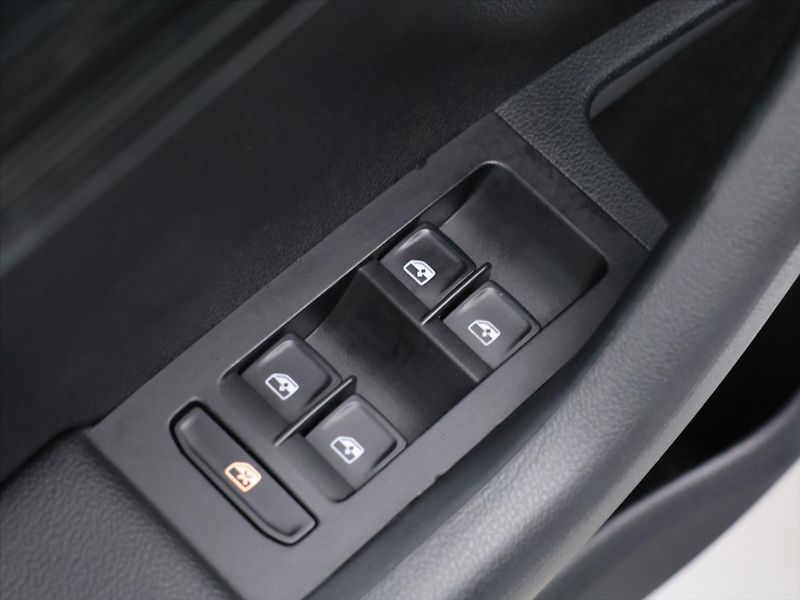 Škoda Octavia 1,6 TDI 85kW DSG CZ Style DPH - fotka 15 z 37