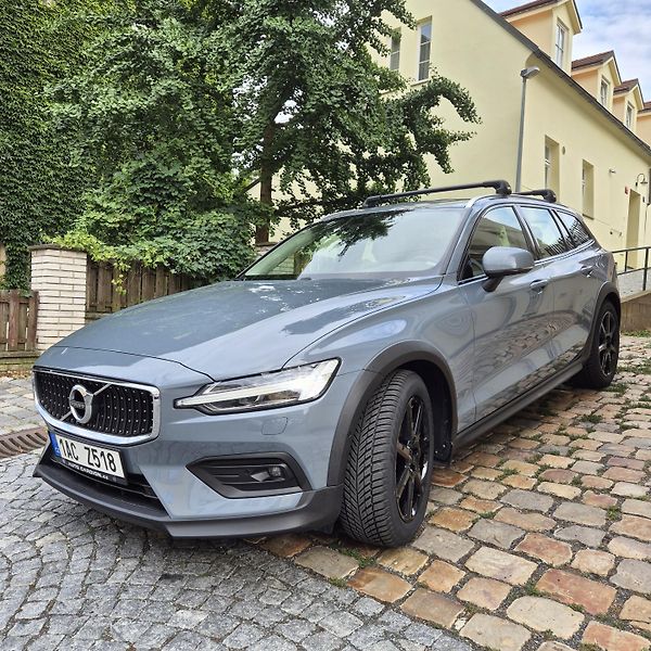 Volvo V60 (2021) Cross Country B4 Mild hybrid - fotografie inzerátu