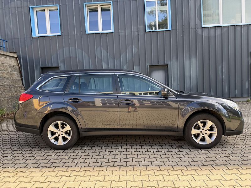 Subaru Outback 2,0 D BOXER / 4X4 / 110kW - fotka 6 z 28