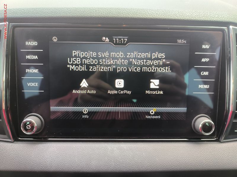 Škoda Karoq (2023) 1.5TSi, ČR, LED, autoAC - fotka 13 z 22