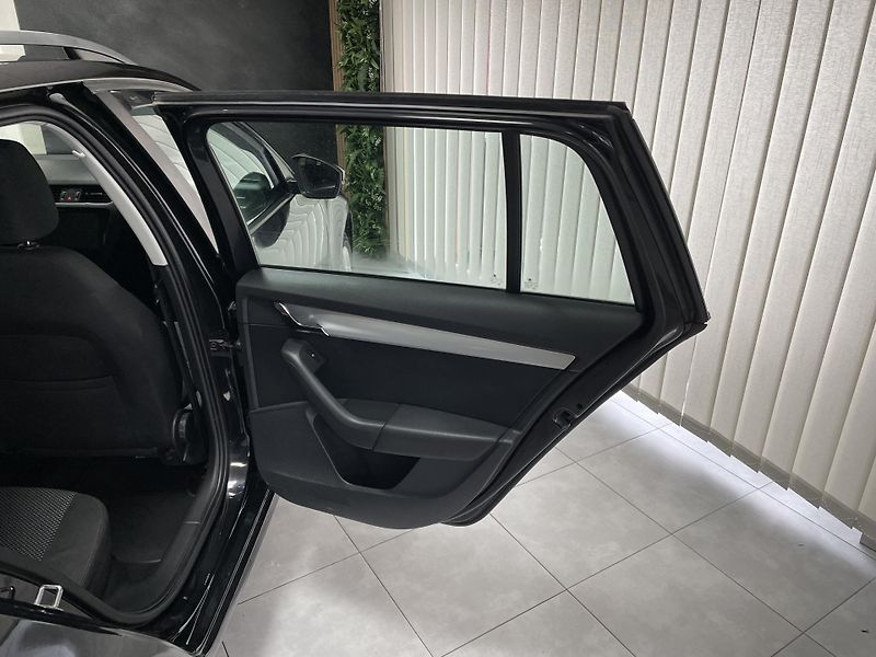 Škoda Octavia 2.0 TDi 110 kW DSG REZERVACE  - fotka 14 z 23