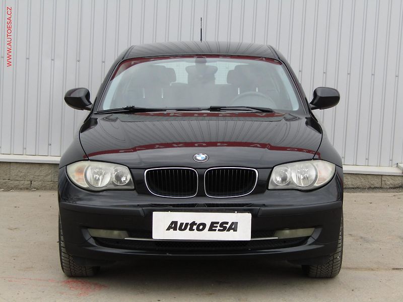 BMW Řada 1 (2010) 2.0D 116D, autoAC - fotka 2 z 14