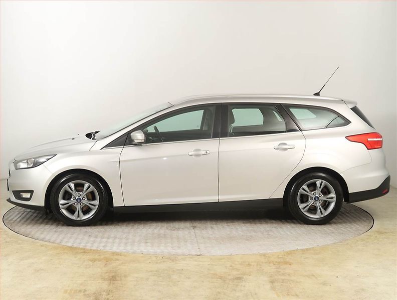Ford Focus (2016) 1.0 EcoBoost, Serv.kniha - fotka 3 z 18