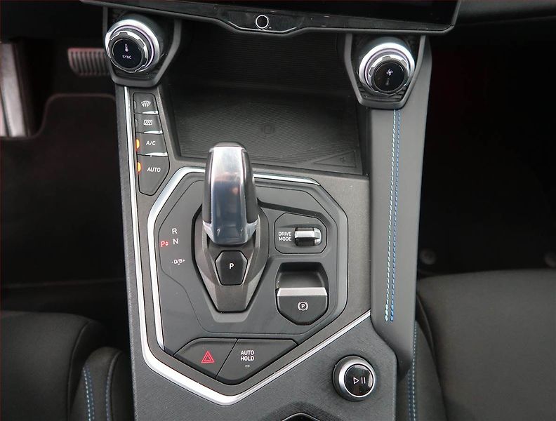 Lynk & Co 01 (2024) Plug-in Hybrid - fotka 13 z 22
