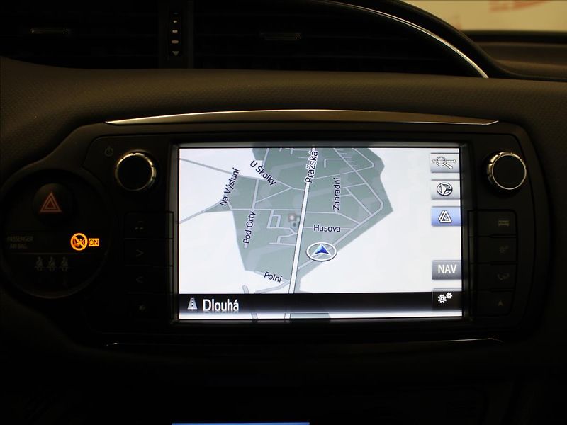 Toyota Yaris 1,5 i Hybrid Comfort At. - fotka 23 z 31