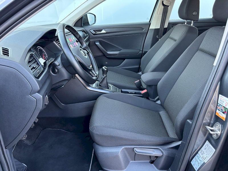 Volkswagen T-Roc (2022) 1.0 TSI 81kW - fotka 5 z 35