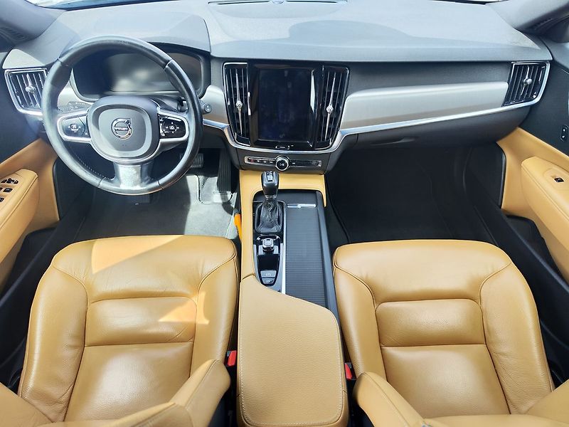 Volvo V90 D3 2.0/110kW Momentum AT - fotka 14 z 32
