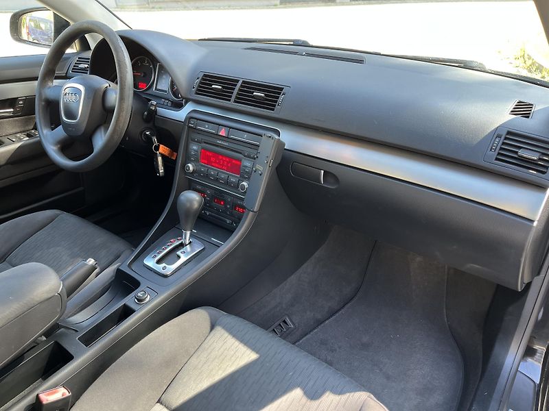 Audi A4 2,7 TDI V6 /132 kW /  - fotka 24 z 31