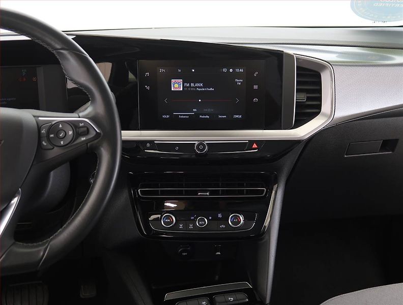 Opel Mokka (2022) Electric 50 kWh, SoH 93% - fotka 12 z 26