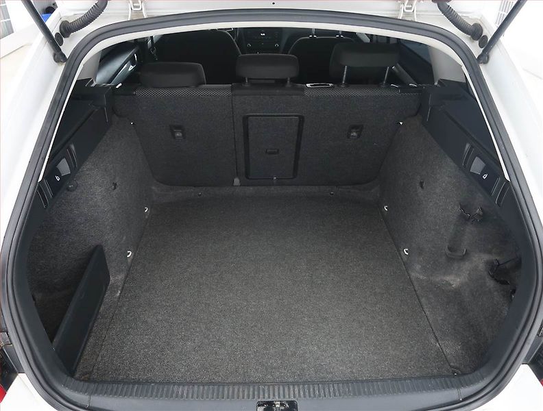 Škoda Octavia (2013) 1.6 TDI, Tempomat - fotka 13 z 18