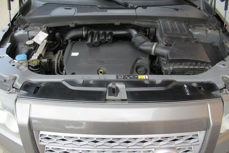 Land Rover Freelander 2.2TD 4x4 AUT. KLIMA TAŽNÉ - fotka 18 z 20