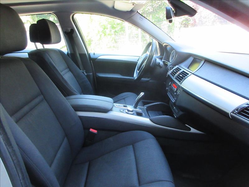 BMW X6 3,0 xDrive35D, 210Kw, Nové v Č - fotka 13 z 28