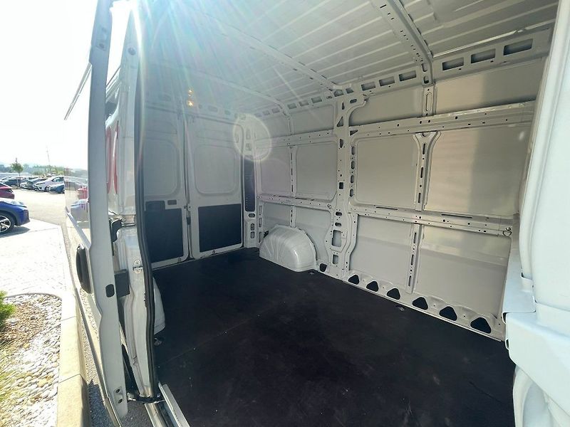 Toyota Proace Max 2.2D 120k 6 MT Life - fotka 16 z 24