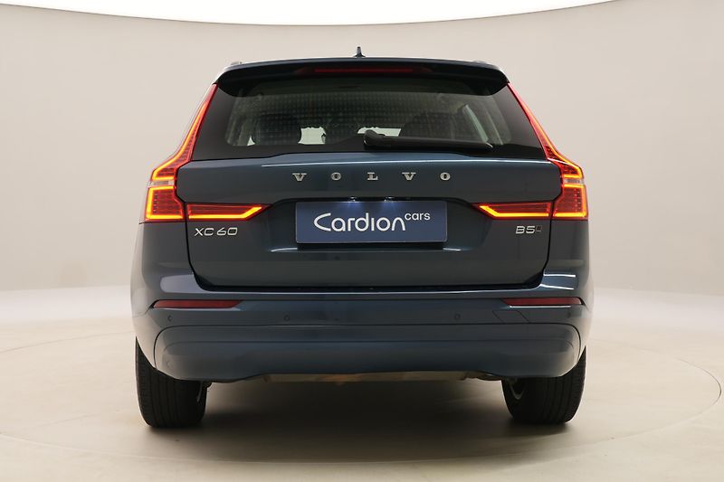 Volvo XC60 B5 AWD CORE AUT CZ - fotka 11 z 54