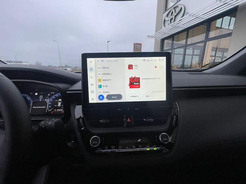Toyota Corolla Cross 2.0 Hybrid 4x4 GR SPORT - fotka 16 z 27