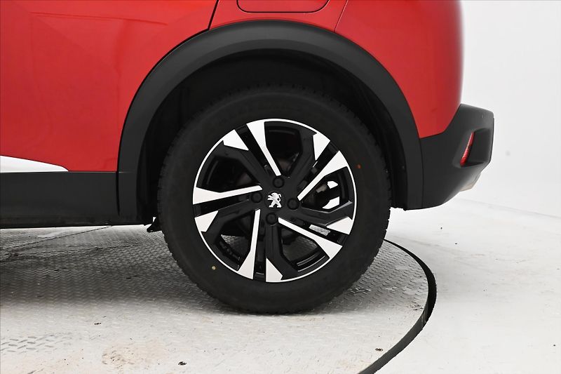 Peugeot 2008 1,2 96 kW PureTech EAT8 Záruka - fotka 30 z 30