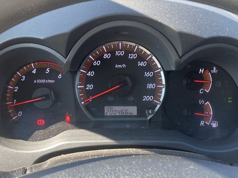 Toyota Hilux 2.5D, ČR, Terra, tažné - fotka 10 z 12