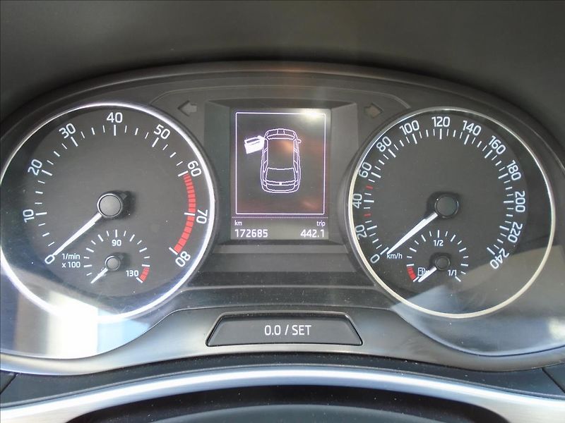 Škoda Fabia 1,0 - fotka 22 z 25