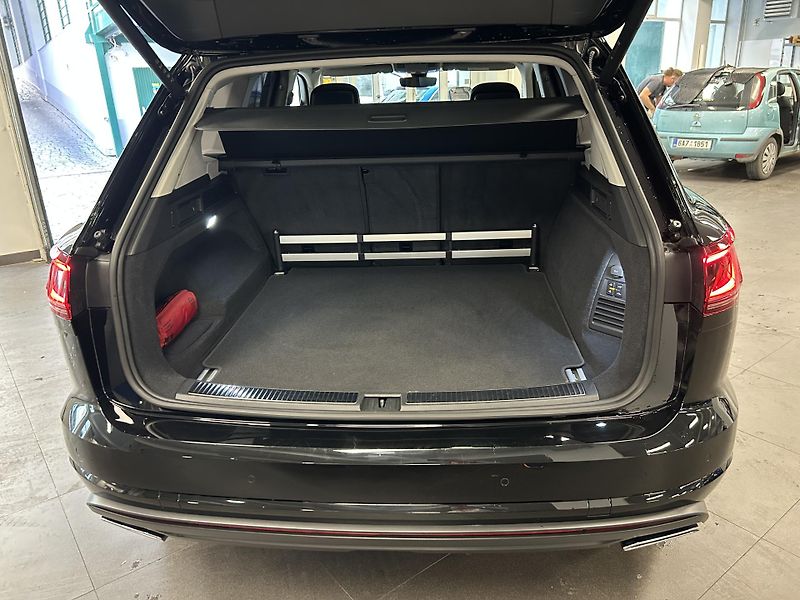 Volkswagen Touareg (2024) 3.0TDi 210kW ELEG/NV/Panor/TZ - fotka 33 z 43
