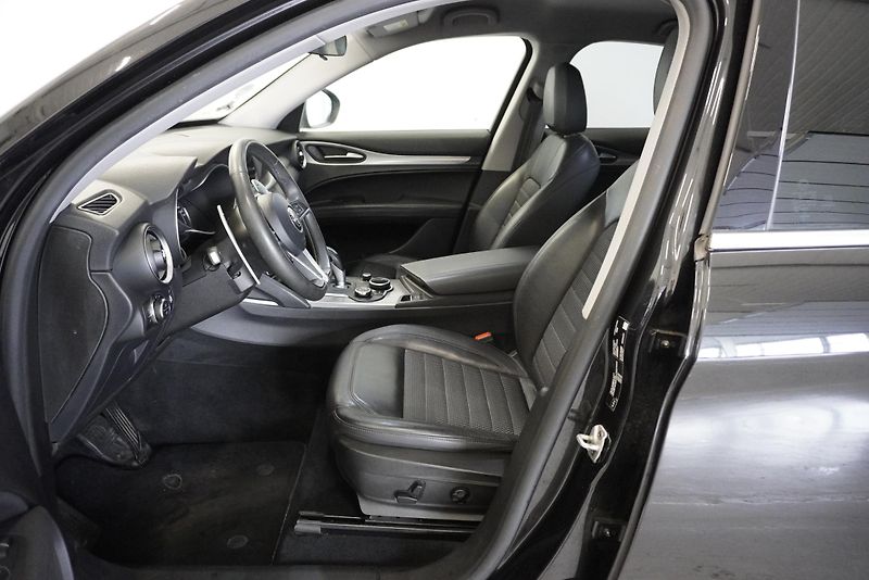 Alfa Romeo Stelvio (2018) STELVIO 2.2D Q4 AUTOMAT - fotka 15 z 35