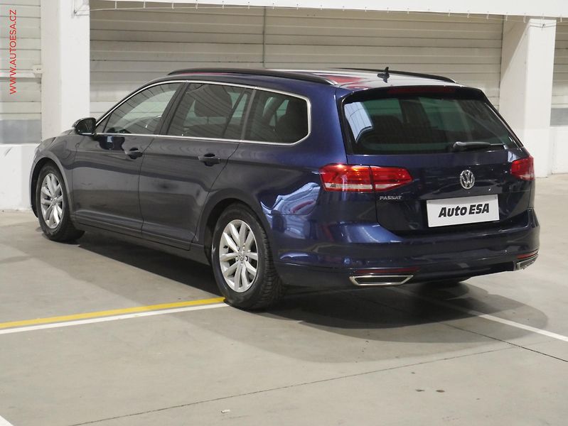 Volkswagen Passat (2015) 2.0TDi, Comfortline - fotka 6 z 17