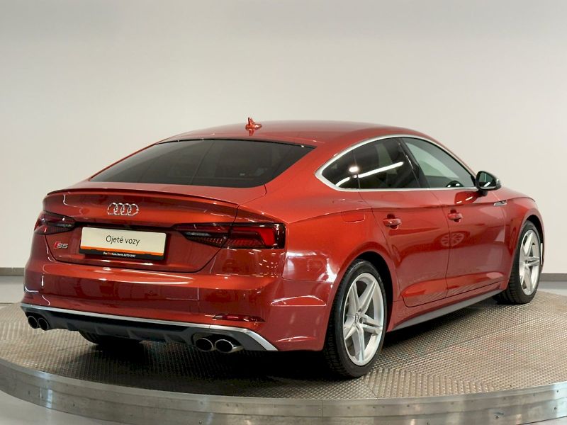 Audi S5 (2017) EXCLUSIVE 3.0TFSI 260kW CZ - fotka 32 z 50