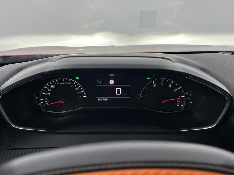 Peugeot 2008 SUV 2008 - fotka 11 z 29