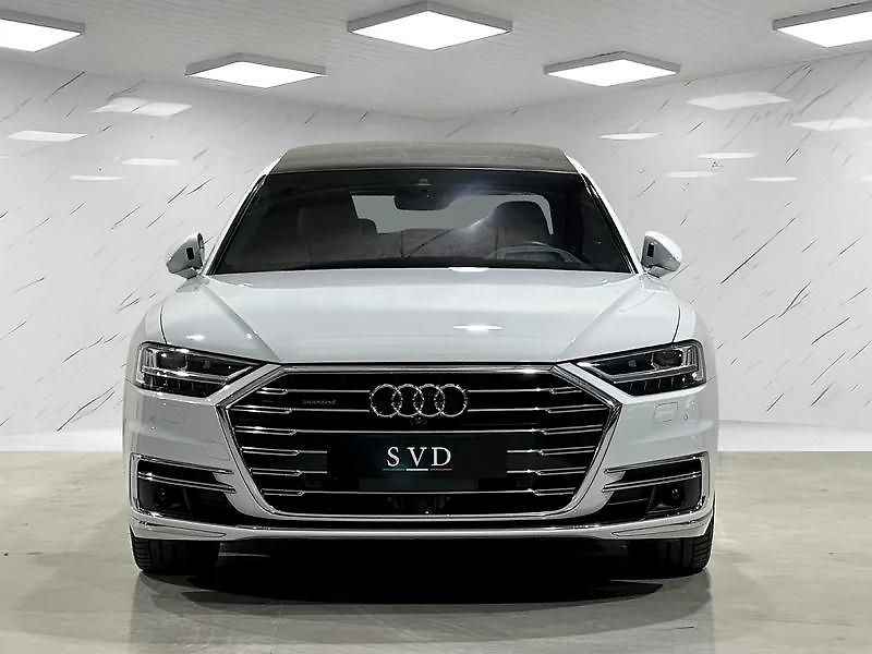 Audi A8 (2018) Vrcholná limuzína Audi A8L - fotka 6 z 12