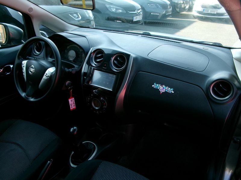 Nissan Note (2013) 1.2i AC BT HF ALU TEMP - fotka 26 z 28