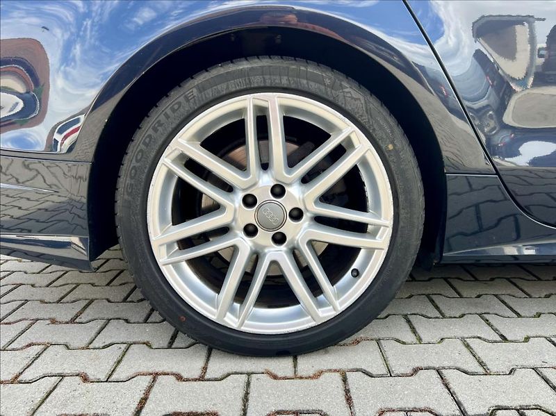 Audi A7 3,0 TDi S-line QUATTRO / LED - fotka 51 z 54