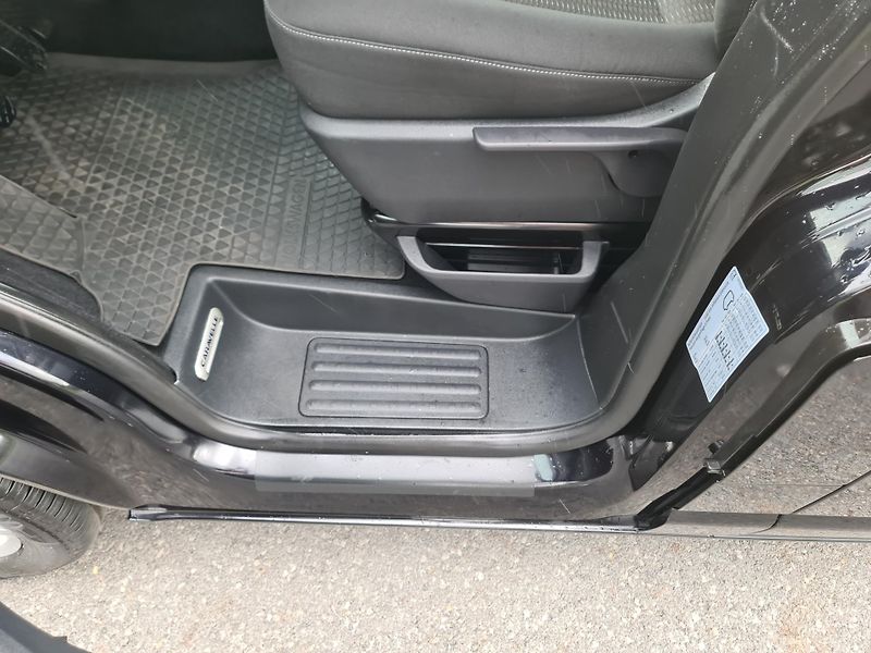 Volkswagen Caravelle (2016) T6 2.0 TDi 110-KW KLIM OLOMOUC - fotka 45 z 87