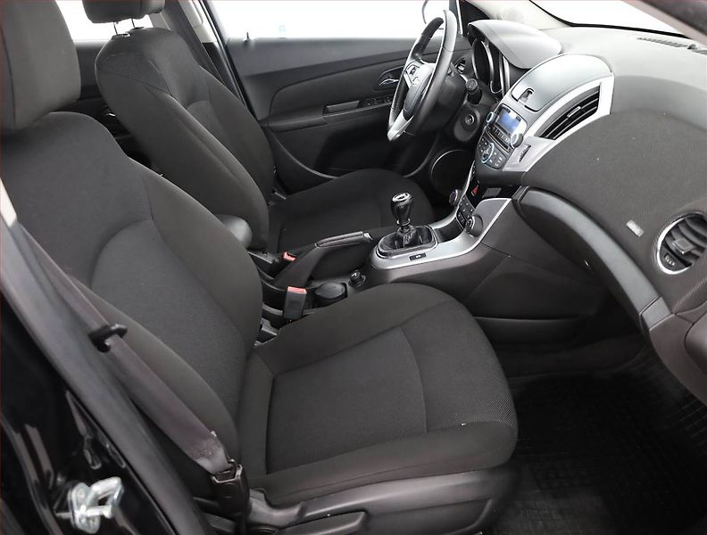 Chevrolet Cruze (2013) 1.6 i 16V, ČR,1.maj - fotka 7 z 12