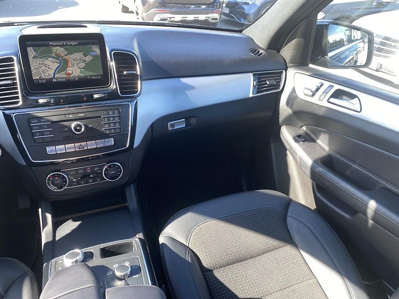 Mercedes-Benz GLE 250d 4M AMG - fotka 11 z 27