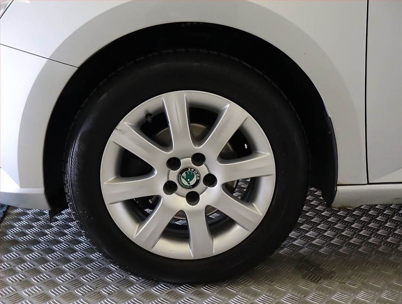 Škoda Fabia (2015) Ambition 1.2 TSI, Tempomat - fotka 15 z 18