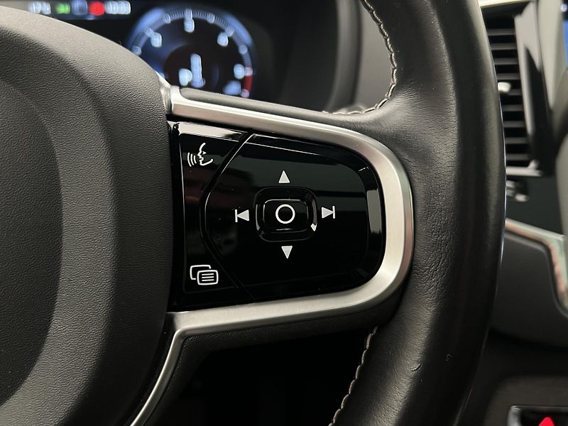 Volvo XC90 B5 AWD INSCRIPTION 7 MÍST - fotka 29 z 49