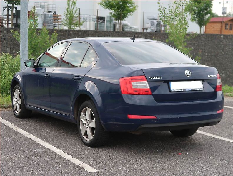 Škoda Octavia (2016) 2.0 TDI, Navi, Xenony - fotka 4 z 15
