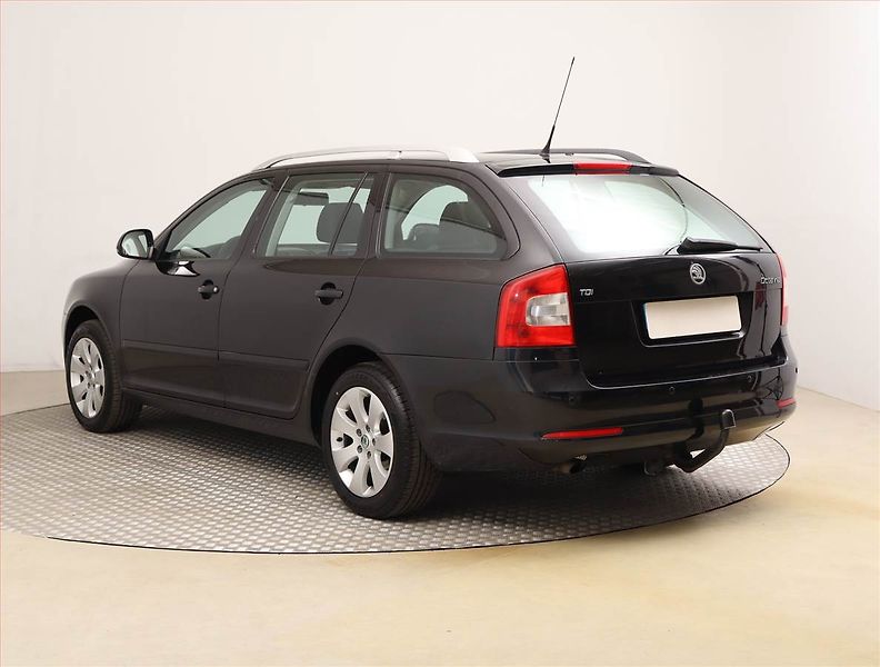 Škoda Octavia (2009) 1.6 TDI, Tempomat - fotka 4 z 18