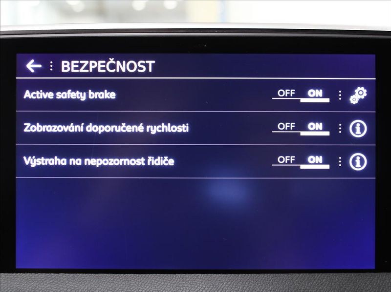 Peugeot 5008 1,6 PT 133kW 8AT GT-line 7míst - fotka 13 z 27