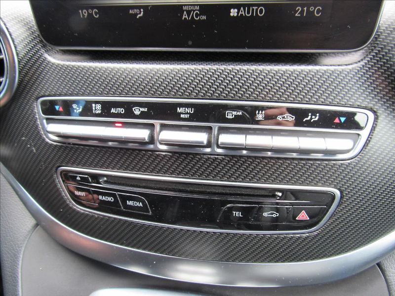 Mercedes-Benz Třídy V 2,1 V250 Avantgarde Long Autom - fotka 23 z 35