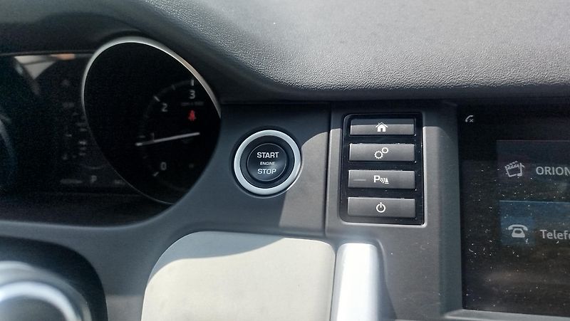 Land Rover Discovery Sport (2018) 2.0 TD4  SPORT  KOUPENO CZ - fotka 12 z 46