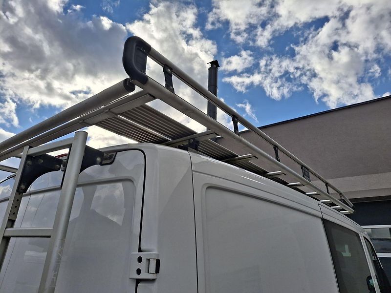 Volkswagen Crafter (2019) 2.0 TDI, 7 míst, ZÁRUKA - fotka 28 z 29